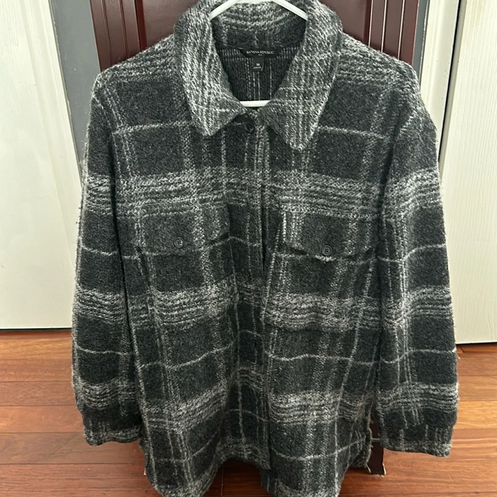 Gorgeous Banana Republic black and white Shacket size medium. Never worn - Picture 1 of 5